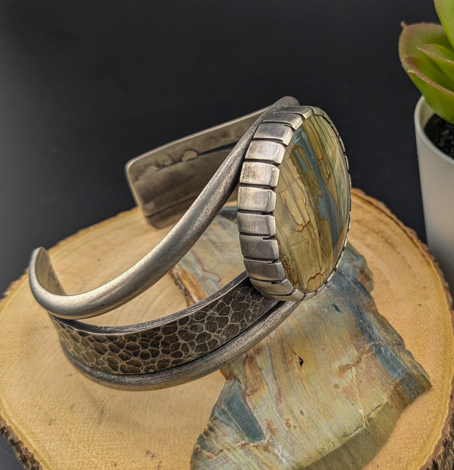 Split Shank Cuff